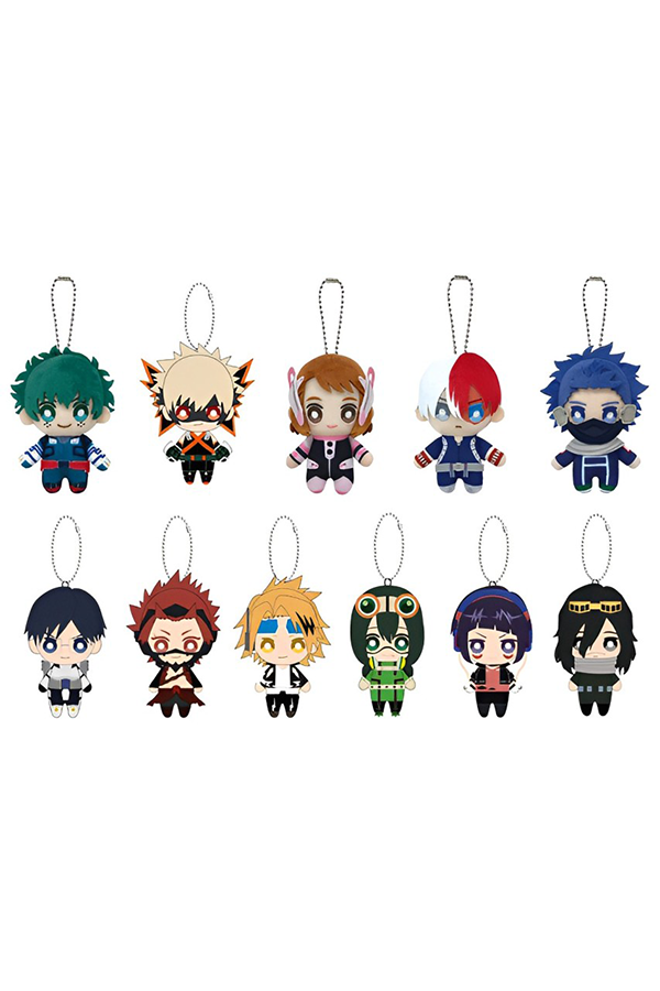 Et utvalg av plysj nøkkelring-maskoter fra Bandai med karakterer fra My Hero Academia.