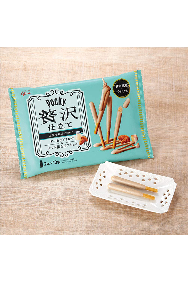 Pocky Luxury: Almond Milk 🥛 140g BBE of August - Alt-Japansk