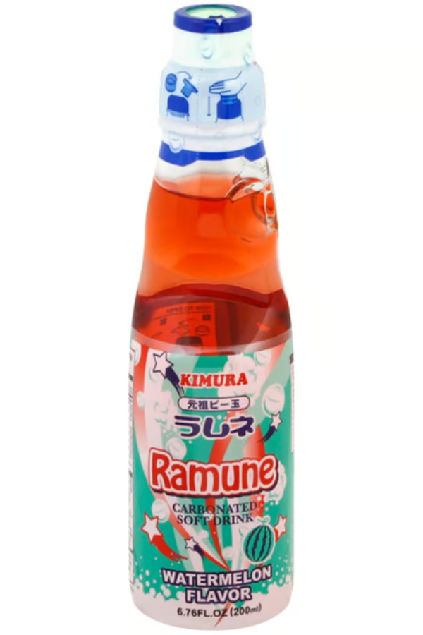 Kimura Ramune Vannmelon 200ml flaske, en japansk brus med saftig vannmelonsmak.