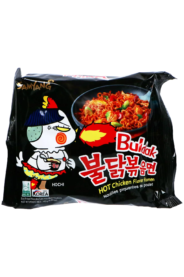 En 140g pakke med Samyang Buldak Hot Chicken Ramen Original.