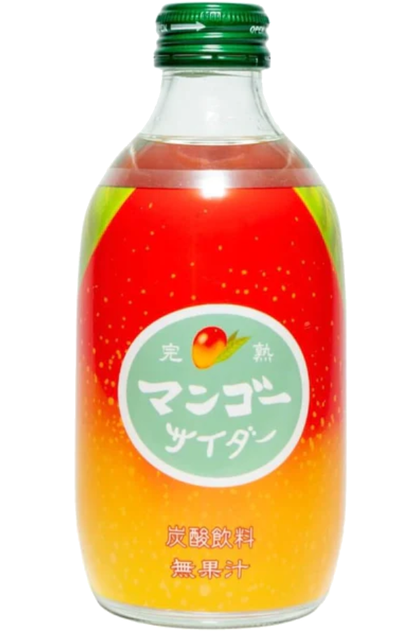 En 300ml glassflaske med Tomomasu Mango Cider.